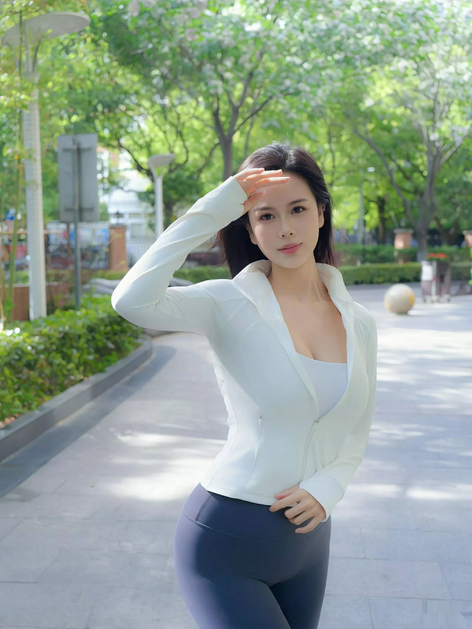 [XiuRen秀人网]第10595期玫瑰我爱你写真 [81P]-009