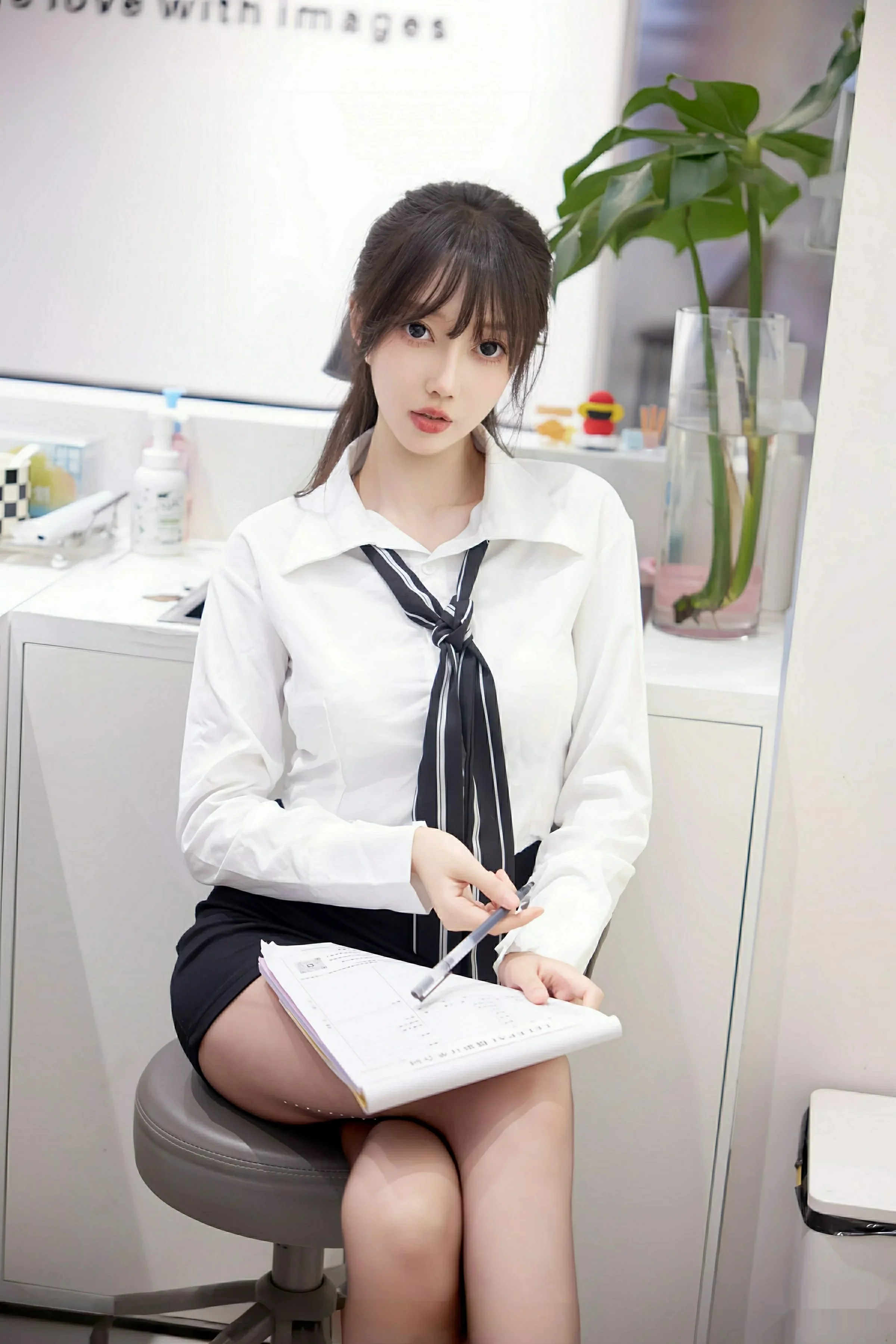 [XiuRen秀人网]第10636期玥儿玥写真 [58P]-012
