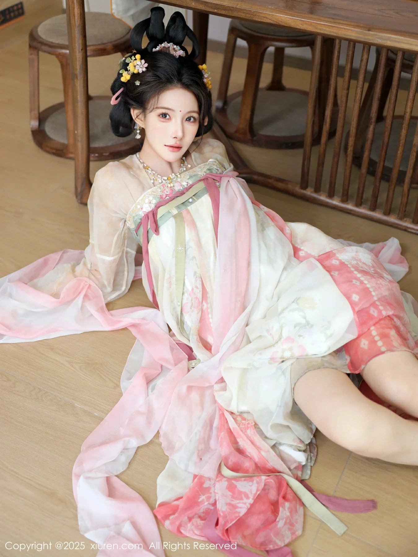 [XiuRen秀人网]第10645期梨霜儿写真 [82P]-044