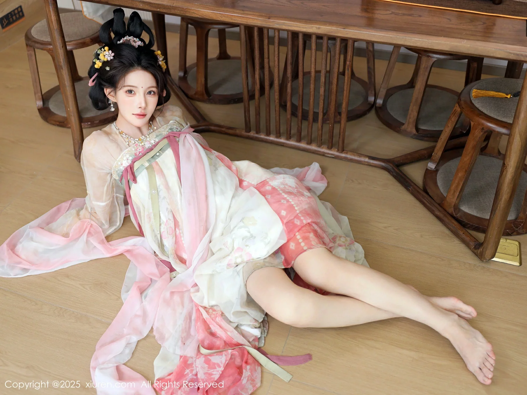 [XiuRen秀人网]第10645期梨霜儿写真 [82P]-043