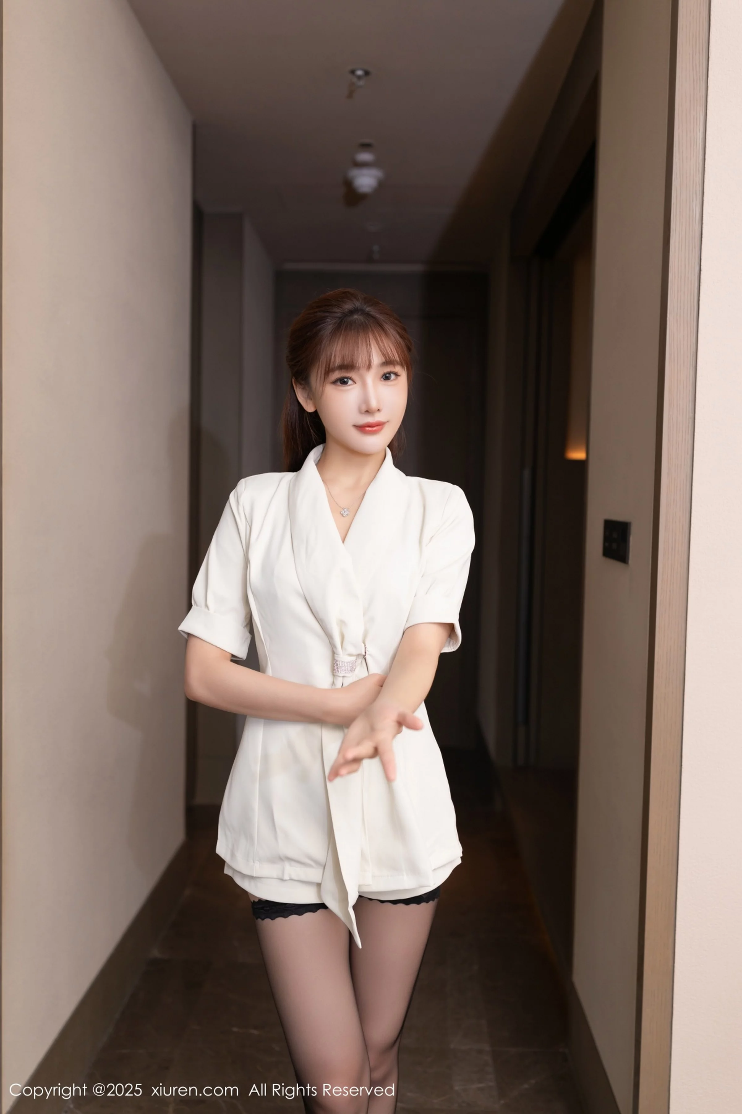 [XiuRen秀人网]第10650期陆萱萱写真 [70P]-002