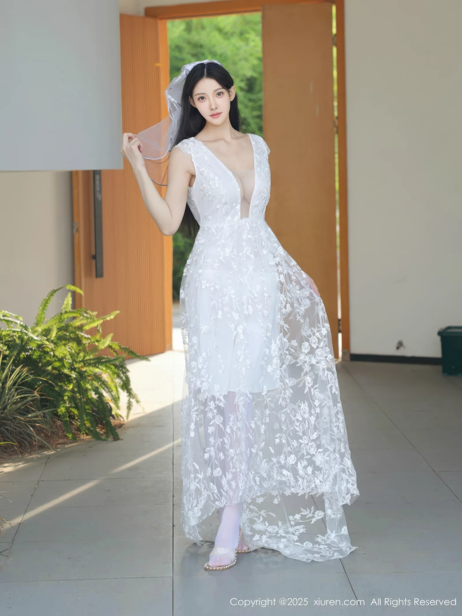 [XiuRen秀人网]第10661期梨霜儿写真 [82P]-003