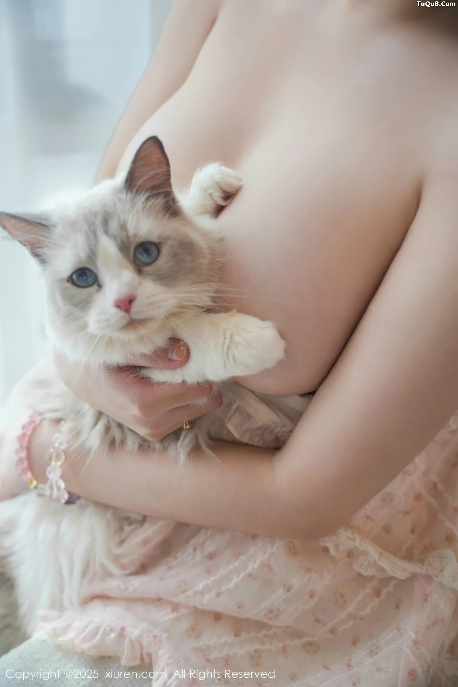 [XiuRen秀人网]第10734期软情写真 [75P]-041