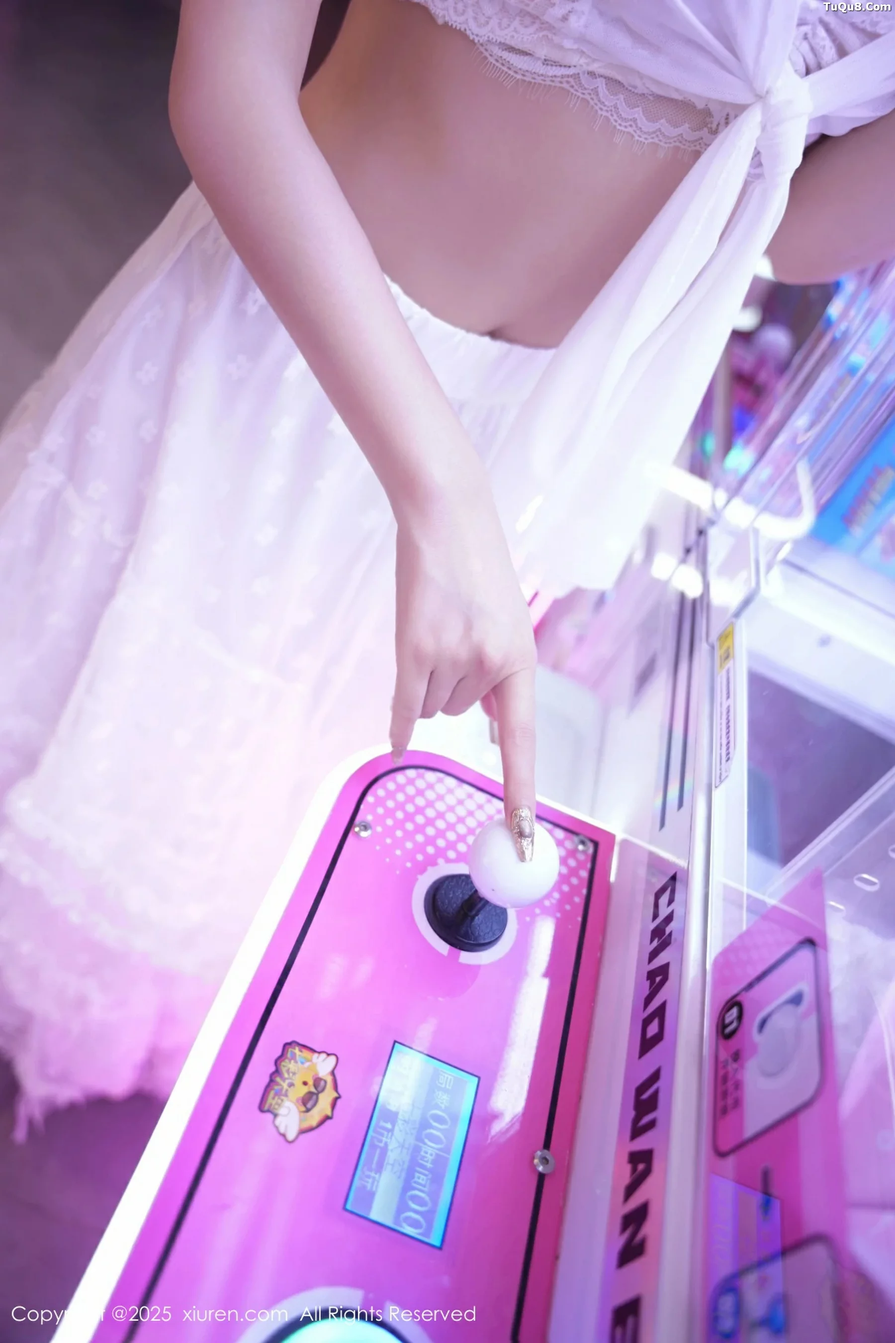 [XiuRen秀人网]第10791期拍黄瓜写真 [74P]-010