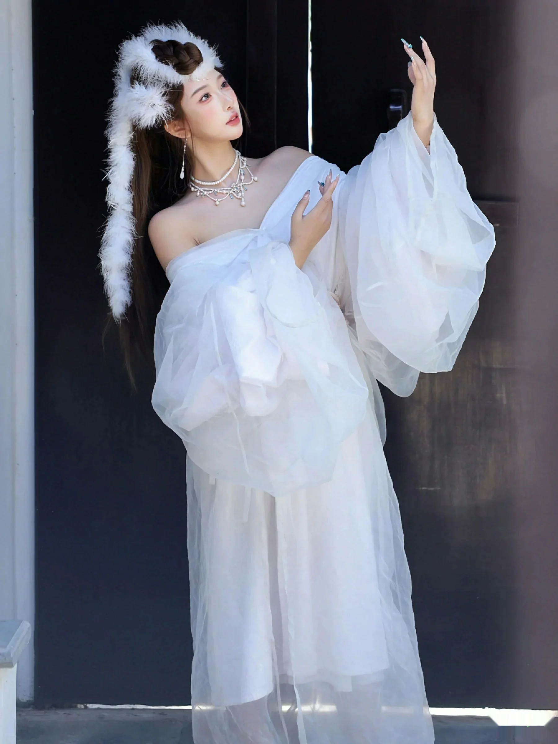 [XiuRen秀人网]第10843期金允希写真 [78P]-004