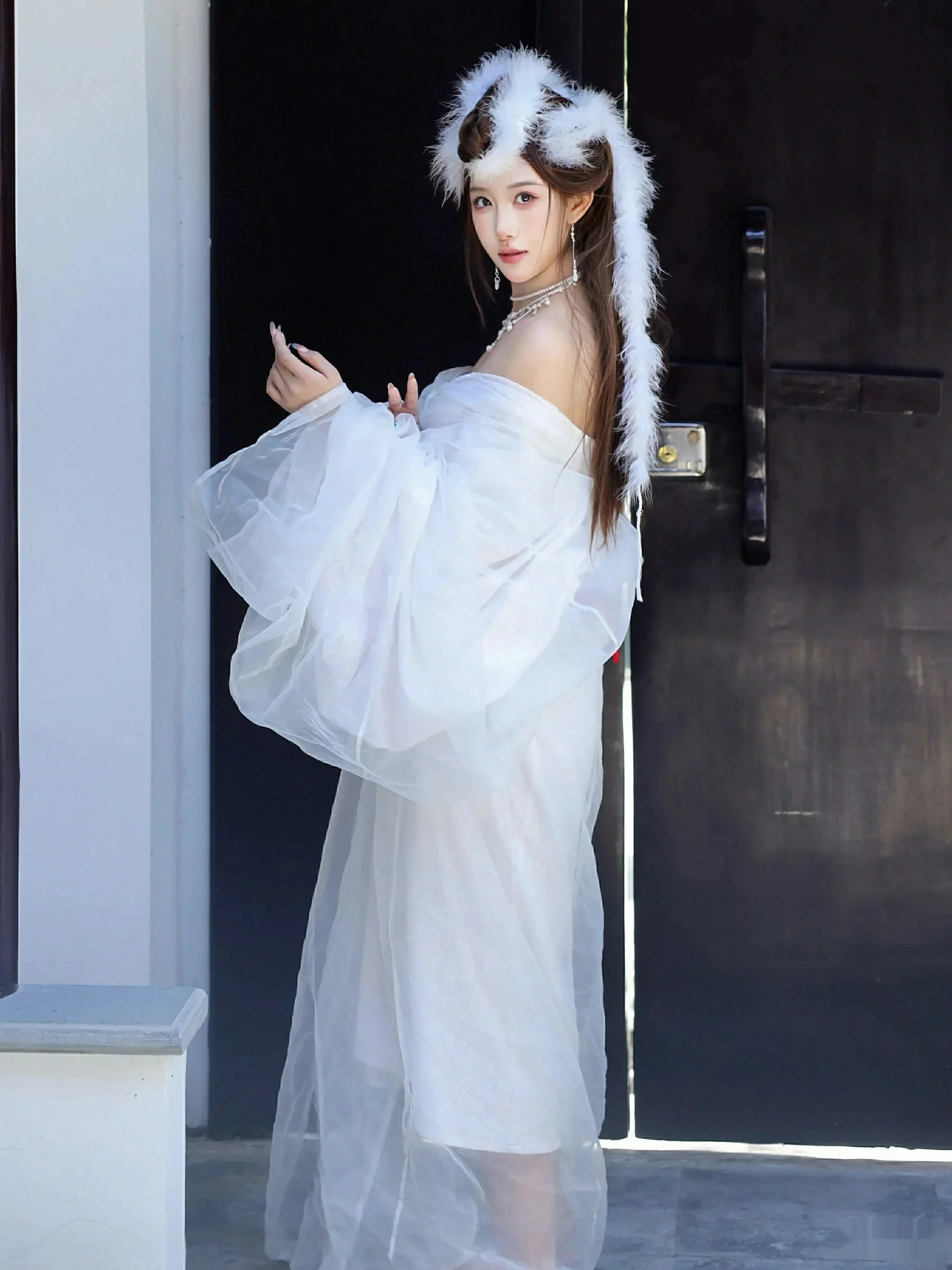 [XiuRen秀人网]第10843期金允希写真 [78P]-001