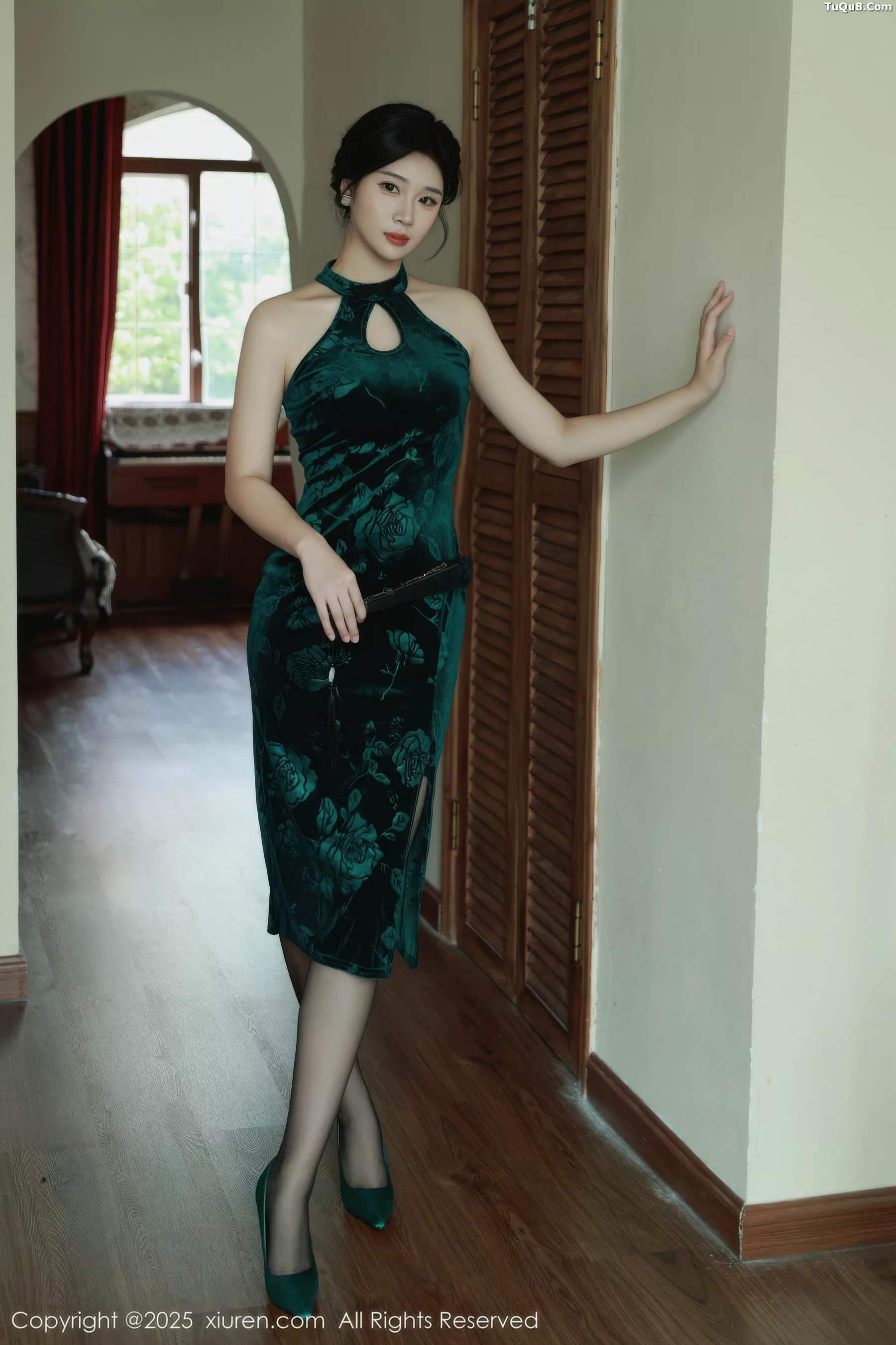 [XiuRen秀人网]第10962期南乔写真 [72P]-001