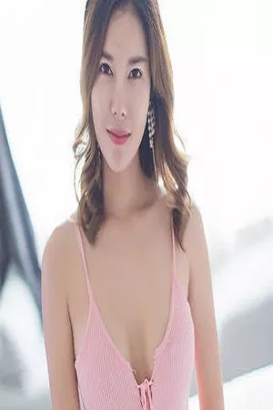 [Imiss爱蜜社]第222期依依Yiyi写真 [33P]