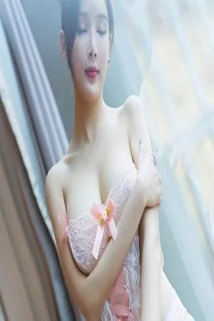 [XiuRen秀人网]第2025期奶瓶土肥圆写真 [50P]